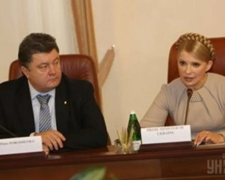 Порошенко  води на Тимошенко 