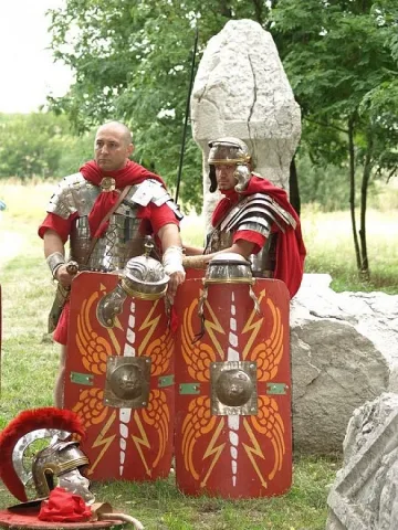 Туристи на опашка за Римска сватба