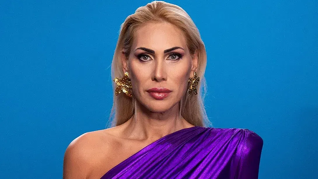 Запали мрежата! Участничка от Биг Брадър целуна Енрике Иглесиас