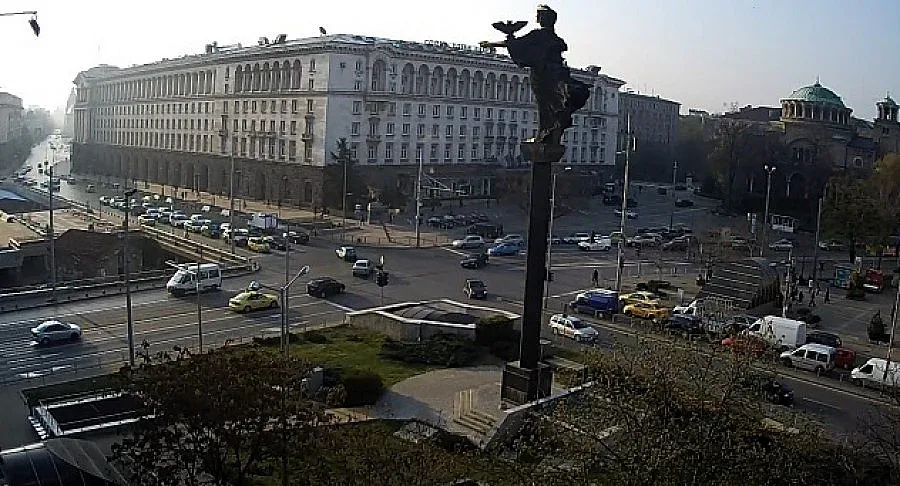 Студено утро, топъл понеделник