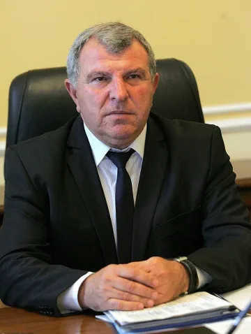 Министър и фермери на кръгла маса за нивите