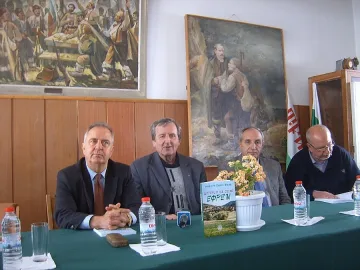 Представиха пред тракийци в Кърджали „Историята на село Ефрем"