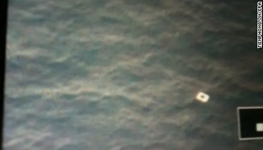 Самолет се разби, докато издирваше боинга