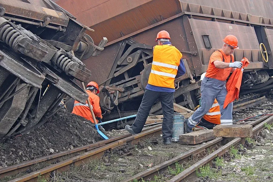 До следобед отварят движението на влакове между Пловдив и Стамболийски