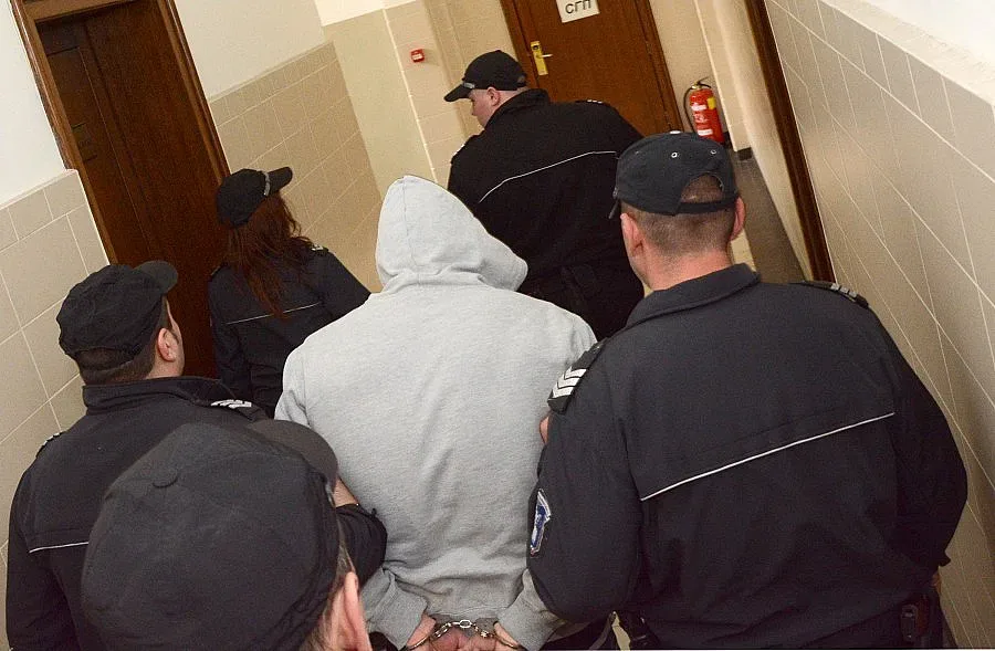 Пуснаха у дома човек на Мицубишито