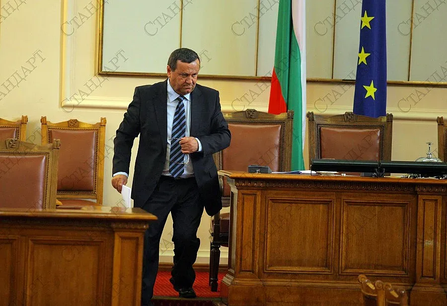 Адемов: По-малко безработни в бюрата по труда през зимата