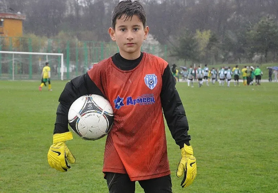 Младок на "Черно море" на проби в "Стоук Сити"