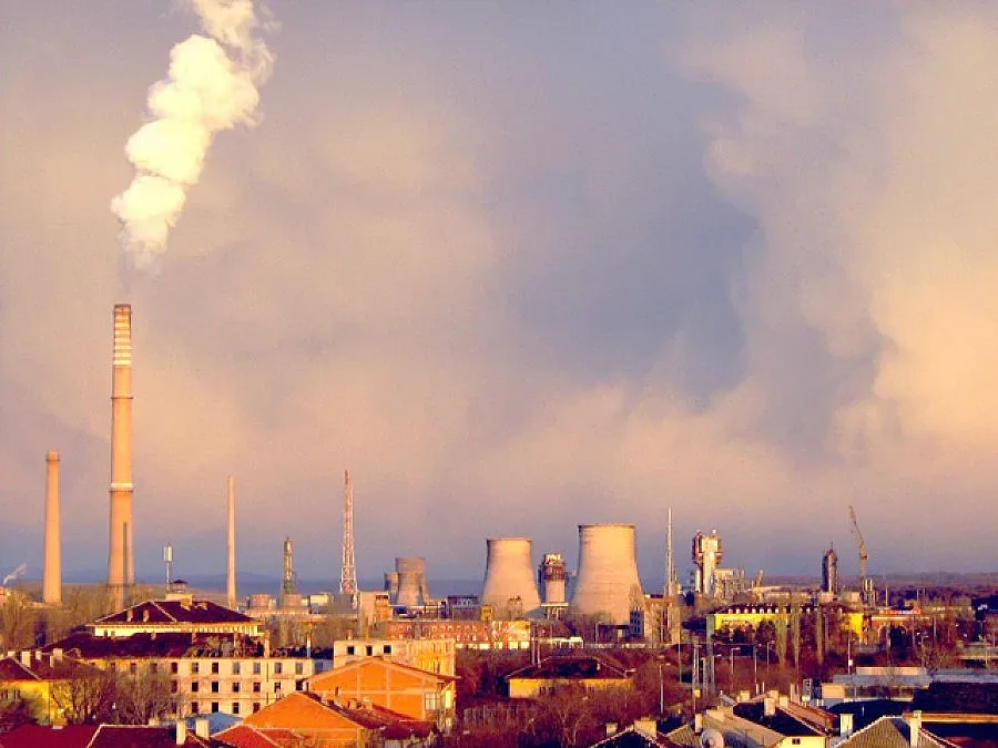 Промишлеността цъфти за разлика от строителството и търговията