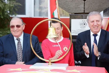 Ламбо в болница, прати човек за акции на ЦСКА