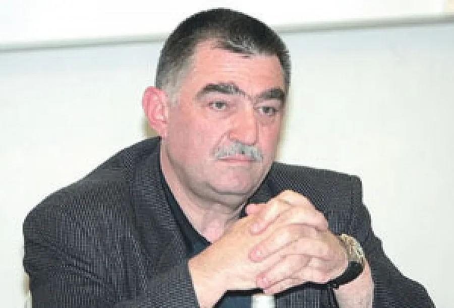 Гледат на болните като ходещи касички