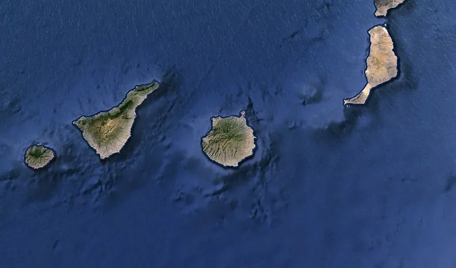 Испания обърка кораб с разбит самолет