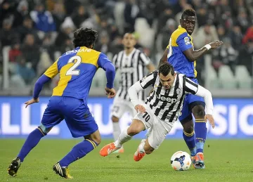 Юве спря Парма, Милан се върна към живота