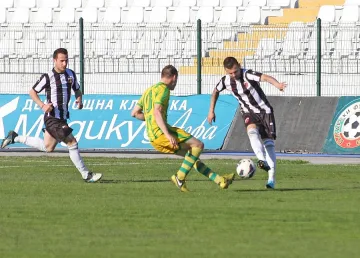 "Локо" (Пд) бяга от хотел заради борч