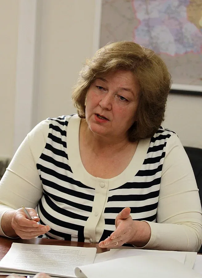 Половината учители работят нещо друго