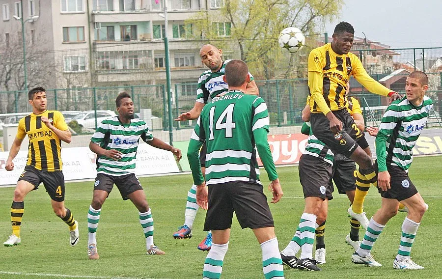 Гонзо подля вода и на "Ботев" (Пд)