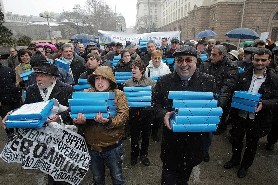 Референдумът няма да е заедно с евровота