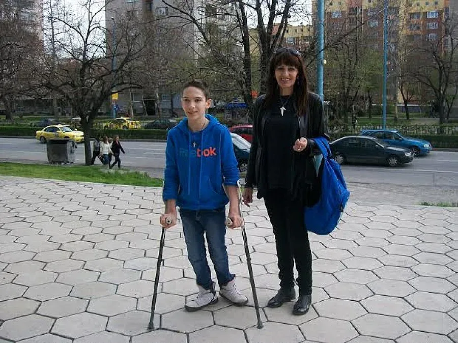 Ники бори коварна болест със стихове