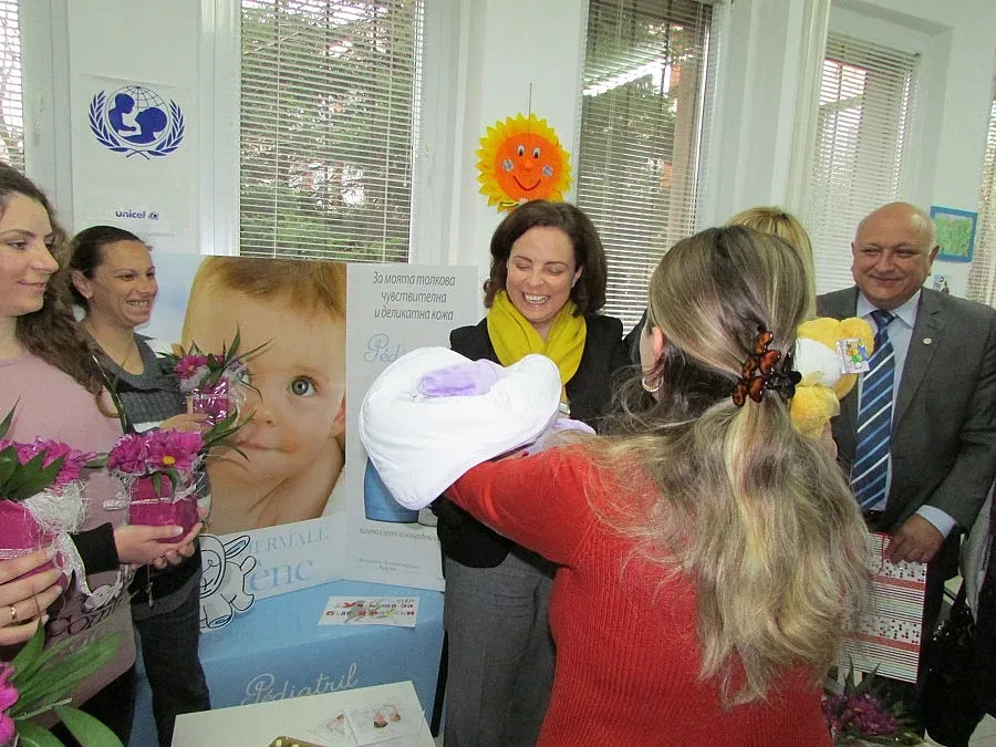 На Благовещение Таня Андреева посети училище за бъдещи майки