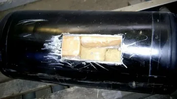 Хванаха 33 кг. хероин в газова бутилка