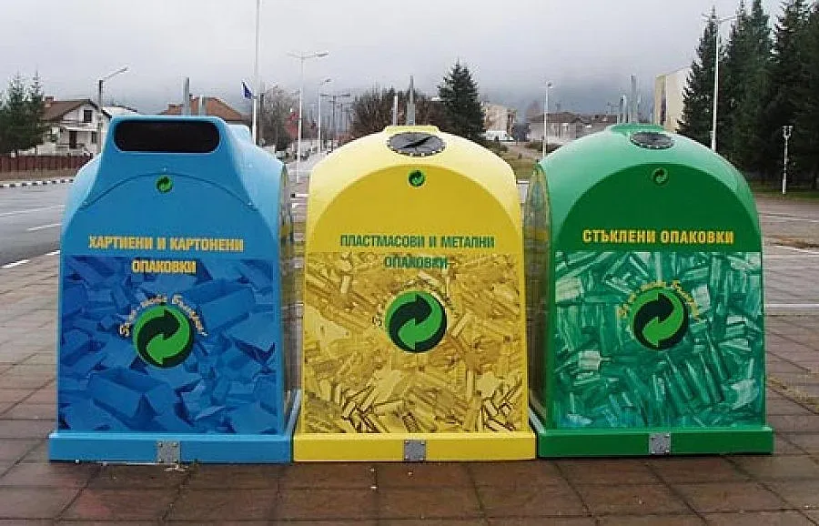 Контейнери тип "иглу" в София