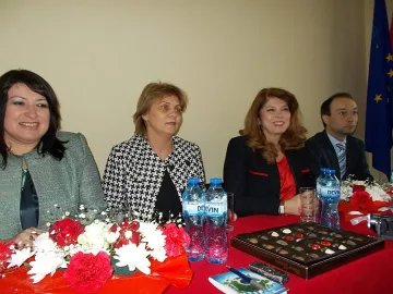 Йотова: Ако не сме първи на евровота, ще има предсрочни избори