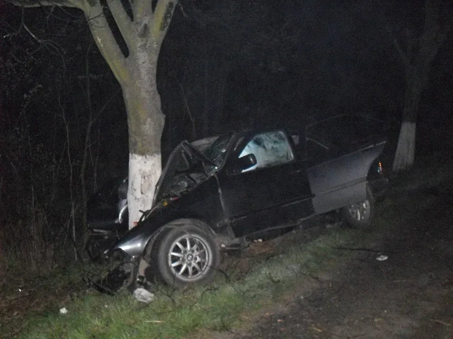 Трима с опасност за живота след катастрофа край Поморие