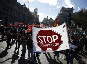 85 ранени при протести в Испания