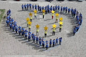 Млади „гербери" с евроиницатива в Кърджали