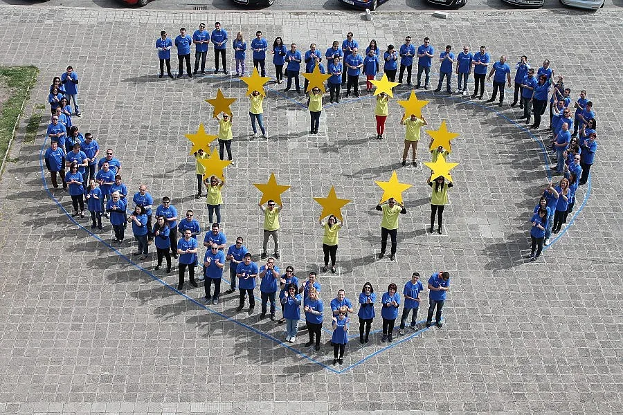 Млади „гербери" с евроиницатива в Кърджали