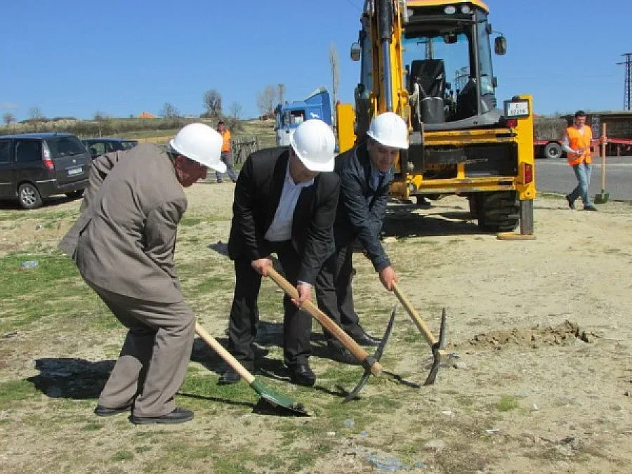 Рехабилитират общински пътища в Кирковско за над 3 млн. лв.