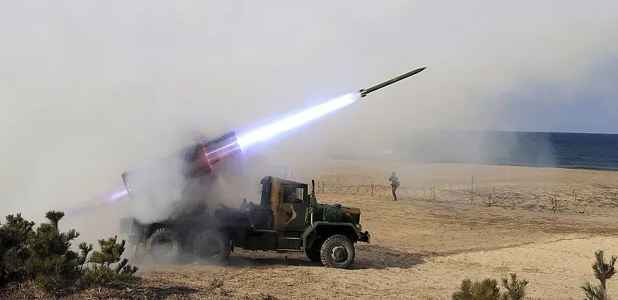 Северна Корея изстреля нови 16 ракети с малък обсег