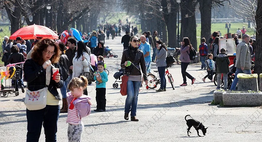 Слънчева и топла неделя