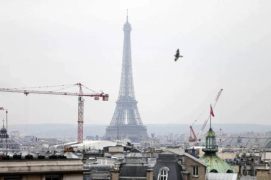 Обир под носа на правосъдието в Париж