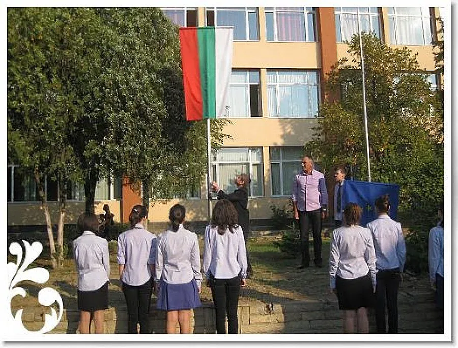 Ученици в надпревара по информационни технологии