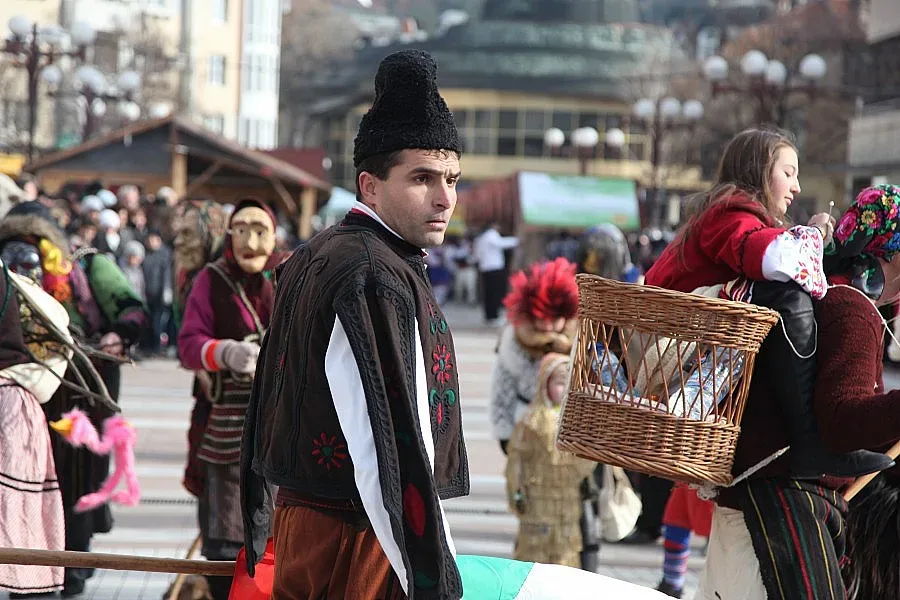 Полицай кукер ще командва село