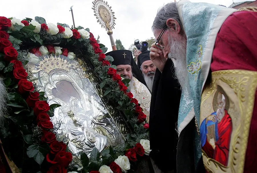 Ликове на Богородица идват със "Стандарт"