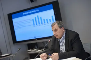 Данев: 1,2 млн. не плащат здравни осигуровки...кой плаща?