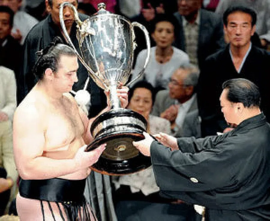 Котоошу престава да се състезава