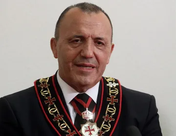 Ралчев: Дипломатите замазват гафовете на политиците