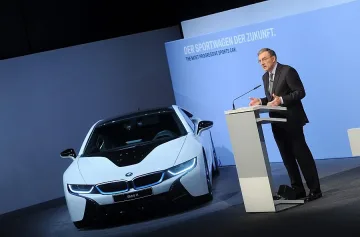 Рекордни продажби на нови автомобили