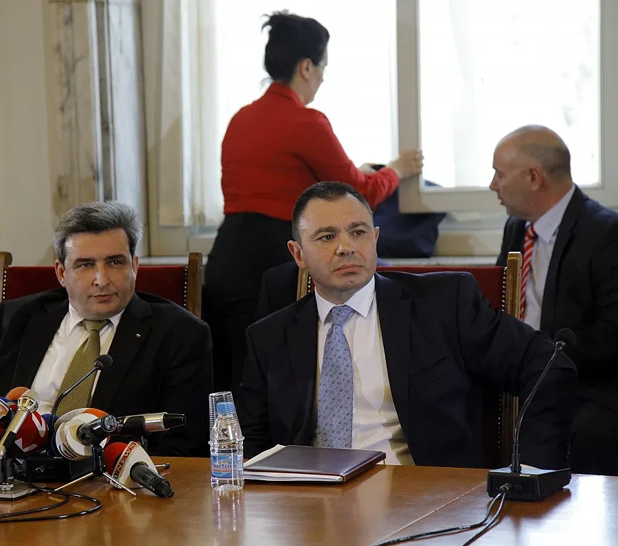 Петко знаел преди баретите за акцията (Обзор)