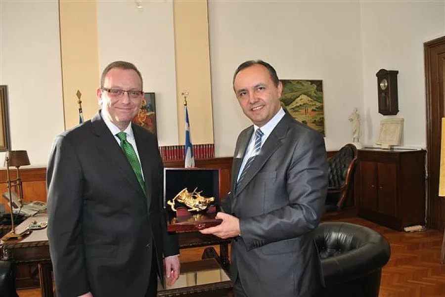 Стоянович чу преспанските камбани 