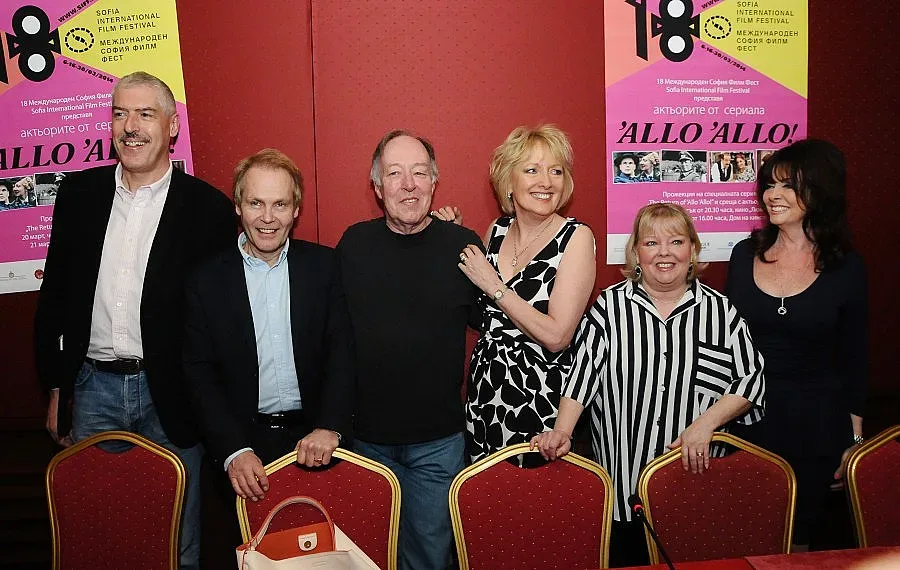 Звездите от "Ало, ало" си паднаха по бюрек и ракия