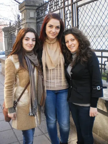 Студентки превръщат Пепеляшки в принцеси