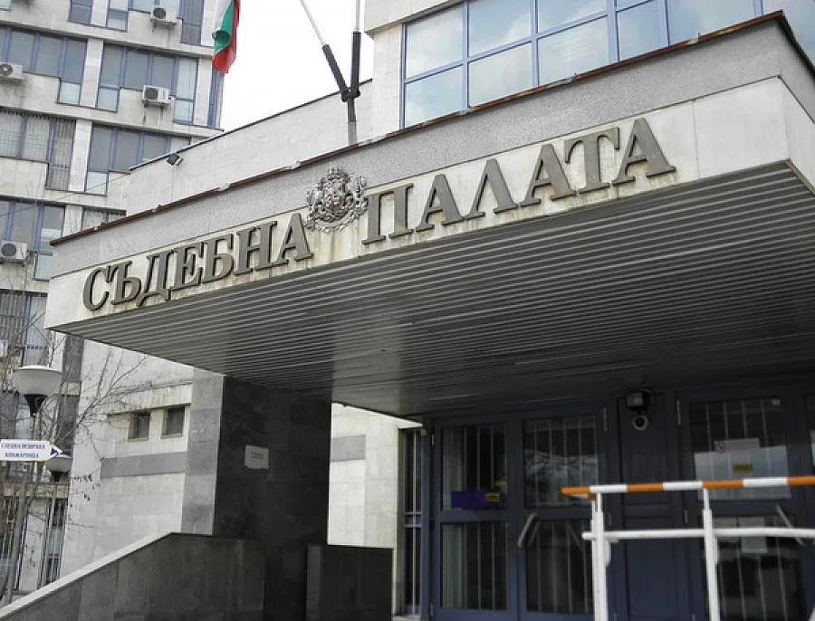 Четири години за 4 откраднати дамски чанти