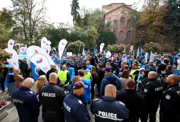 Страшна драма в София. Транспортът спира