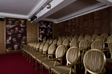 Директори поляха нова зала