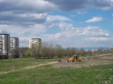 Багери влязоха в коритото на река Марица