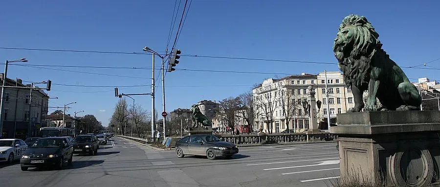 Масов бой между бежанци на Лъвов мост