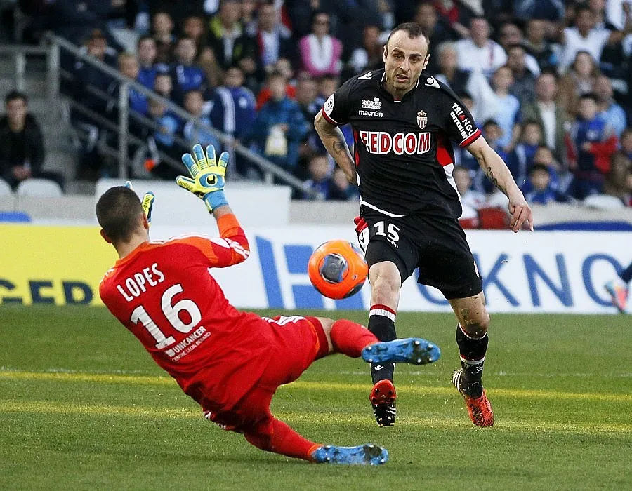 Бербатов в идеалния състав на кръга в Лига 1